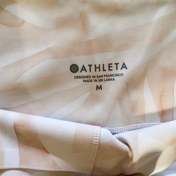 ✨SOLD✨ Athlete Rainforest Print Leggings - Picture 7 of 7